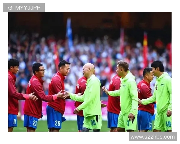 香港足球明星踢人事件引发热议视频曝光引发球迷讨论与反思